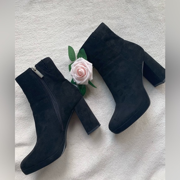 Anne Klein Donna Faux Suede Heeled Ankle Boots - Picture 2 of 12